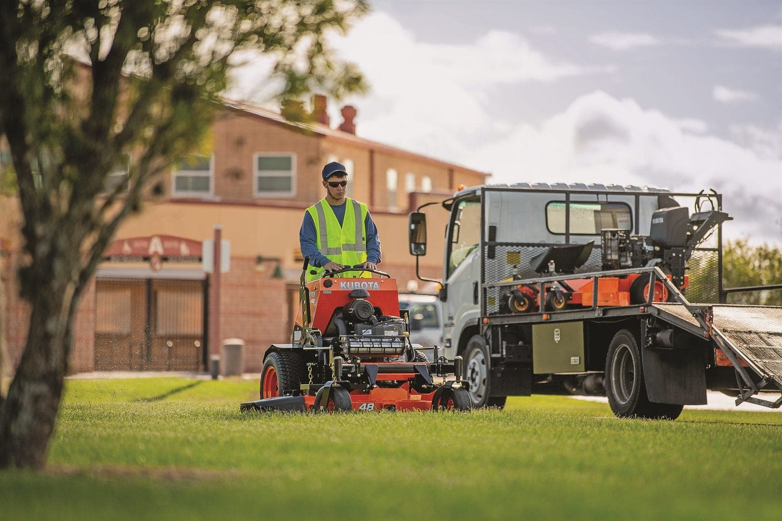 Kubota Mowers — Z700 Series