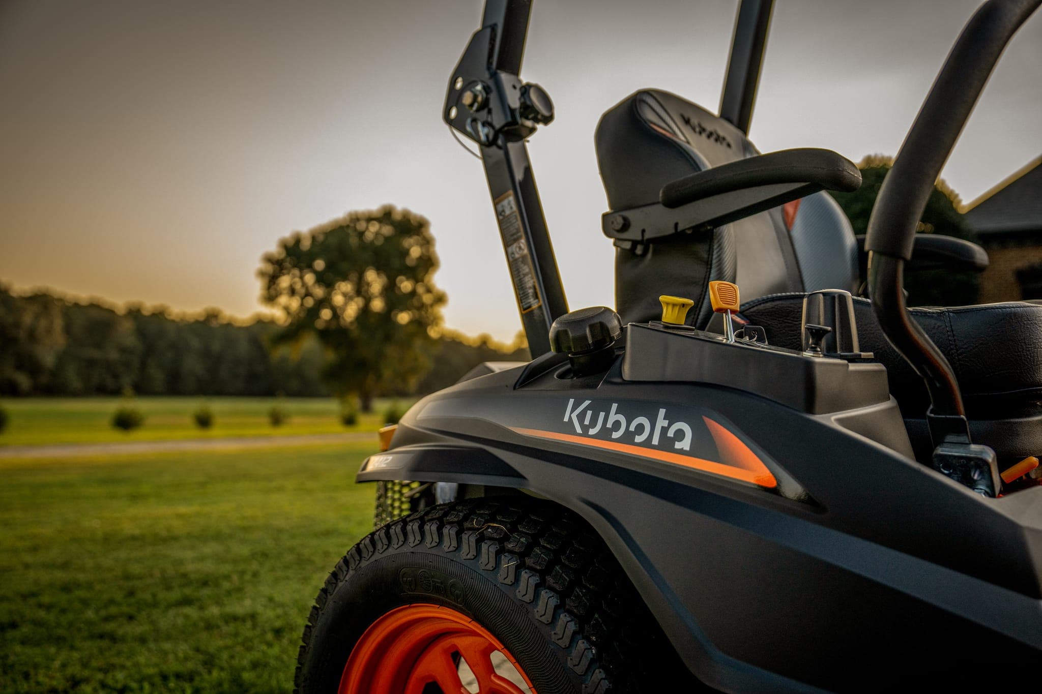 Zero-Turn Kubota Mowers — photo 8