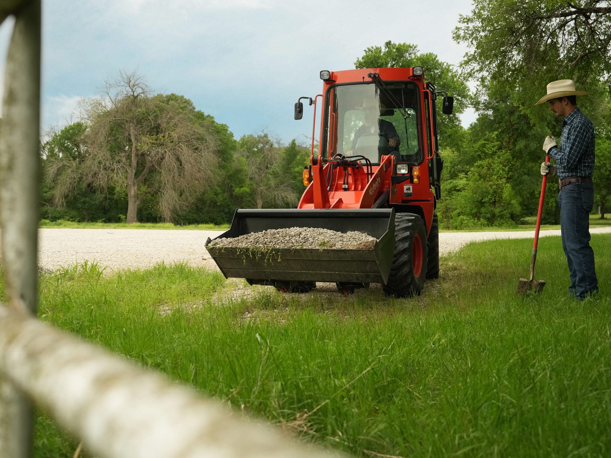 R430 Kubota Wheel Loaders — photo 1