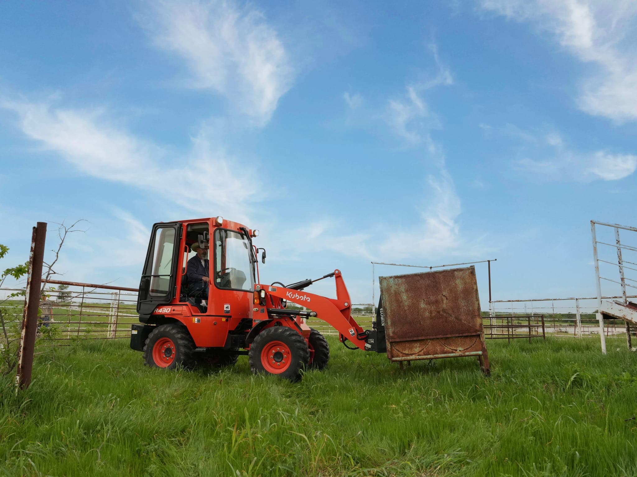 R430 Kubota Wheel Loaders — photo 4