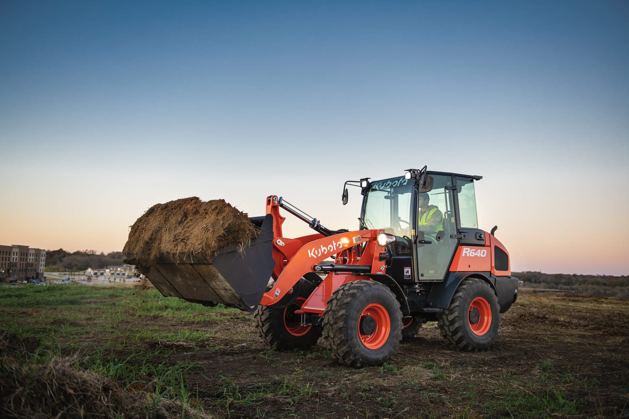 Kubota Wheel Loaders — R640